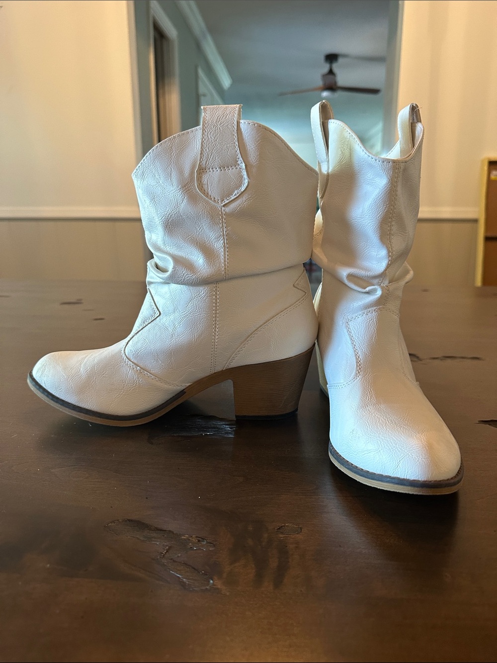 Charles Albert White Slouchy Western Ankle Boots Size 10